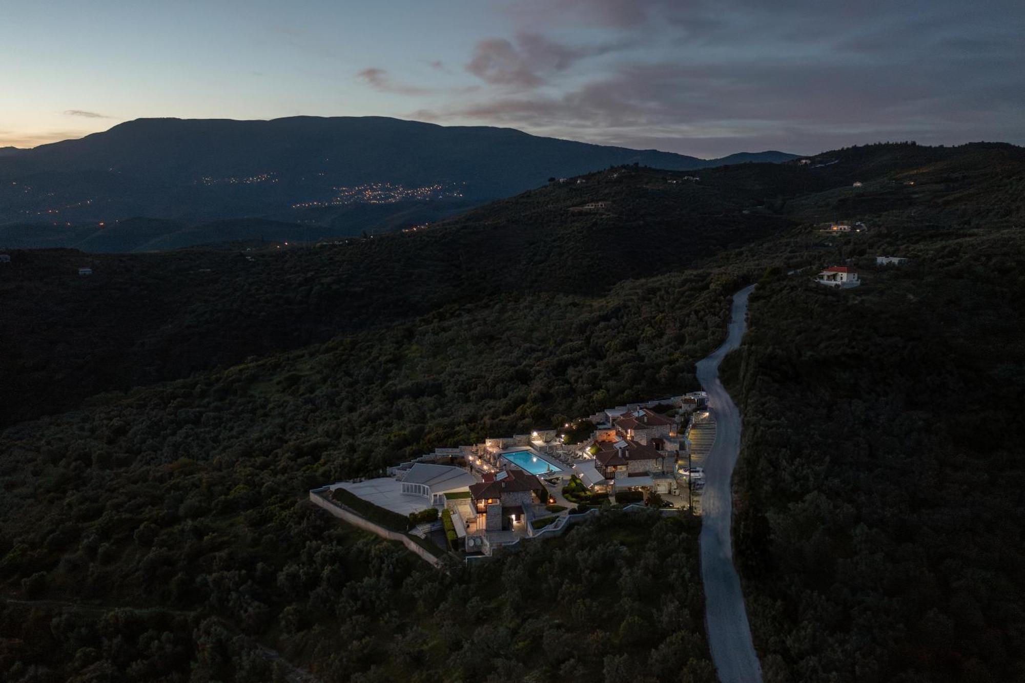 Karavia Lux Inn Афиссос Экстерьер фото