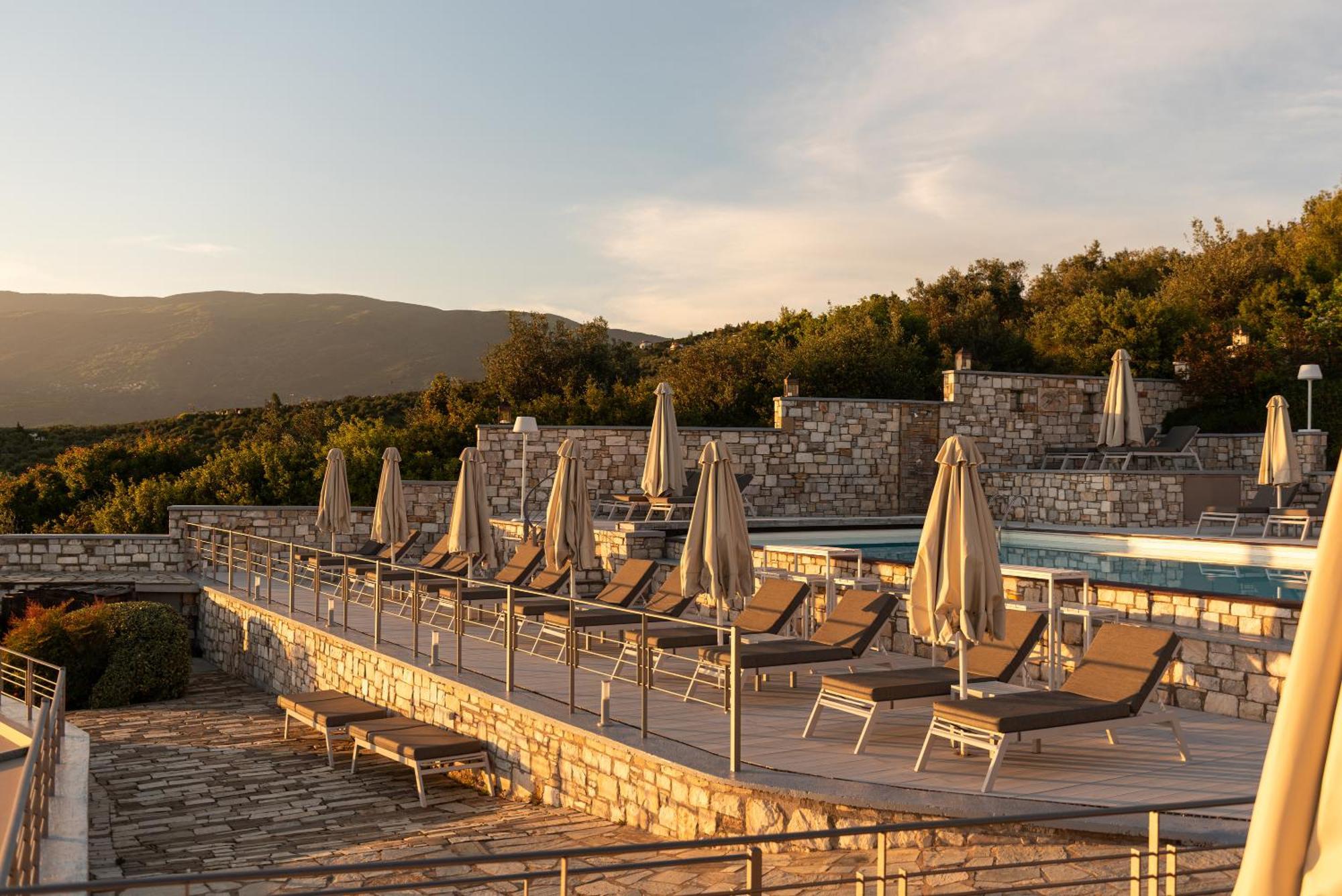 Karavia Lux Inn Афиссос Экстерьер фото