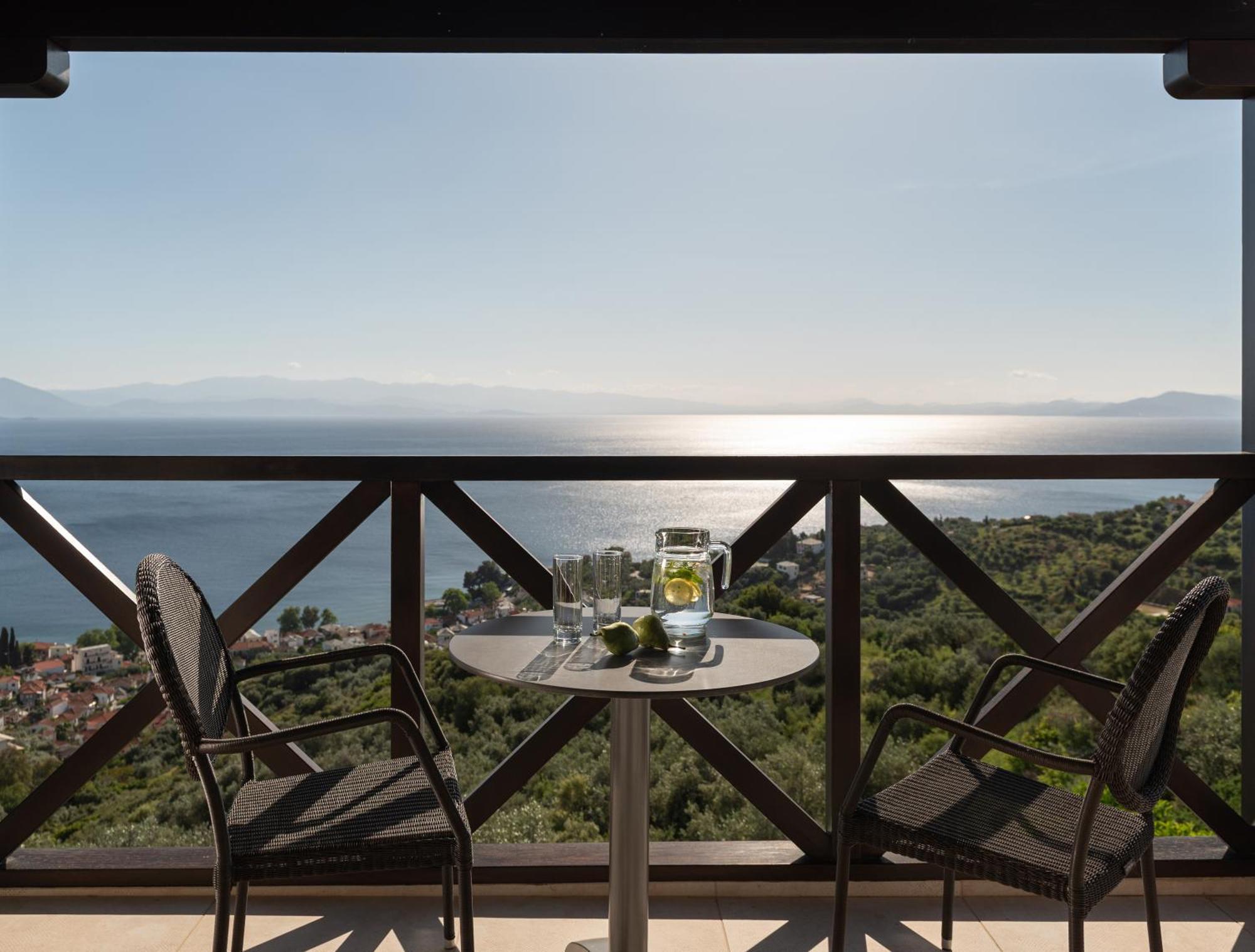 Karavia Lux Inn Афиссос Экстерьер фото